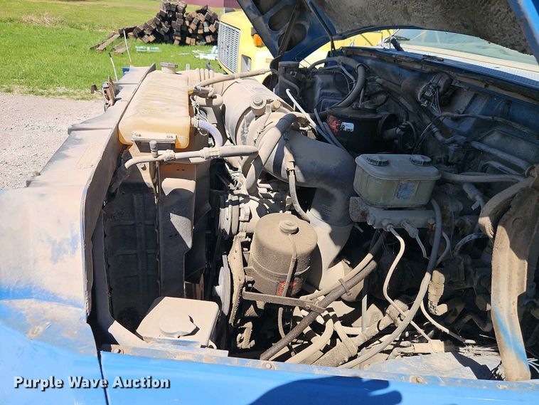 image for item EI8959 1990 Ford F600 dump flatbed truck