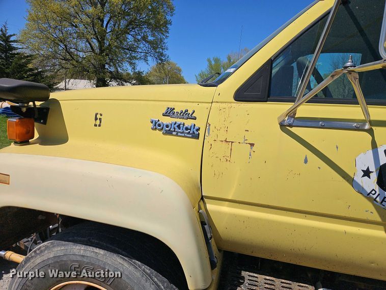 image for item EI8960 1995 GMC TopKick C6 dump truck