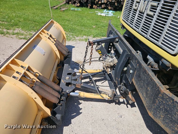 image for item EI8960 1995 GMC TopKick C6 dump truck