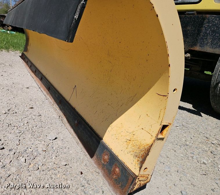 image for item EI8960 1995 GMC TopKick C6 dump truck