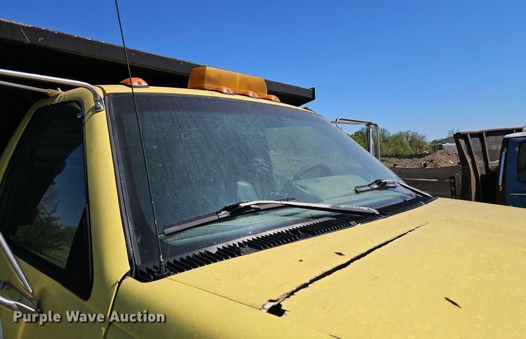 image for item EI8960 1995 GMC TopKick C6 dump truck