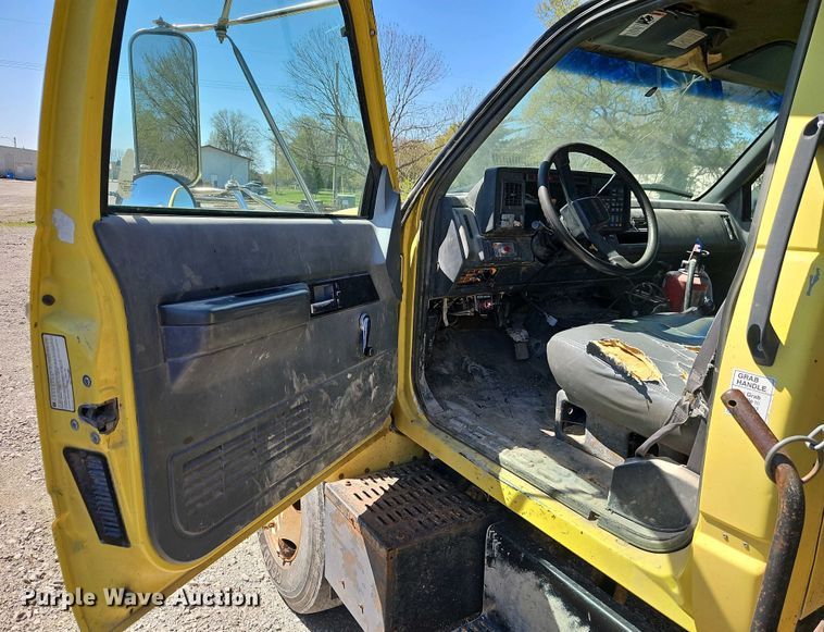 image for item EI8960 1995 GMC TopKick C6 dump truck