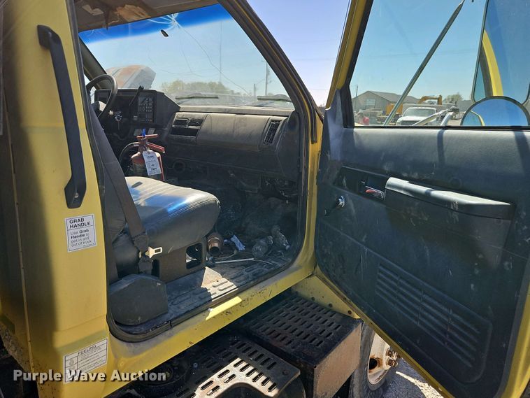 image for item EI8960 1995 GMC TopKick C6 dump truck