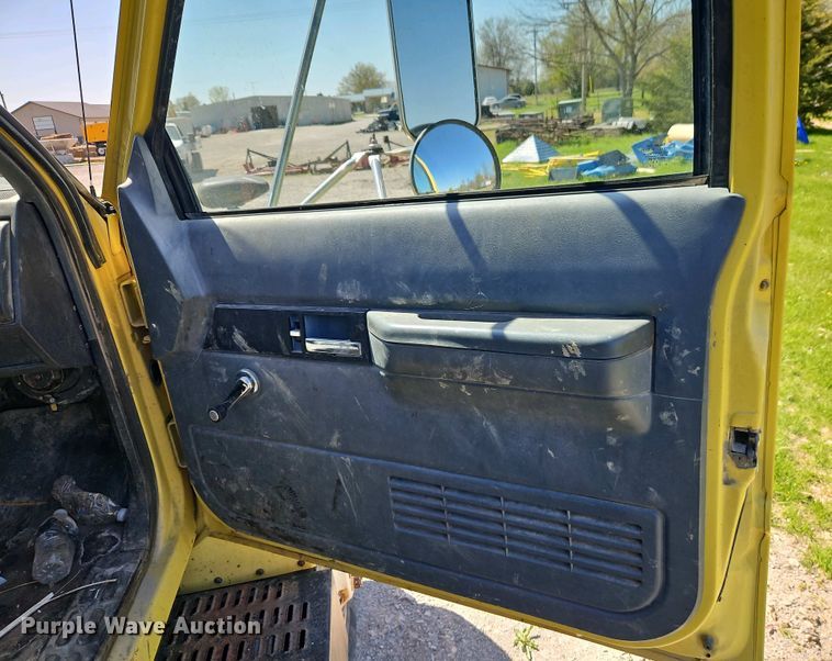 image for item EI8960 1995 GMC TopKick C6 dump truck