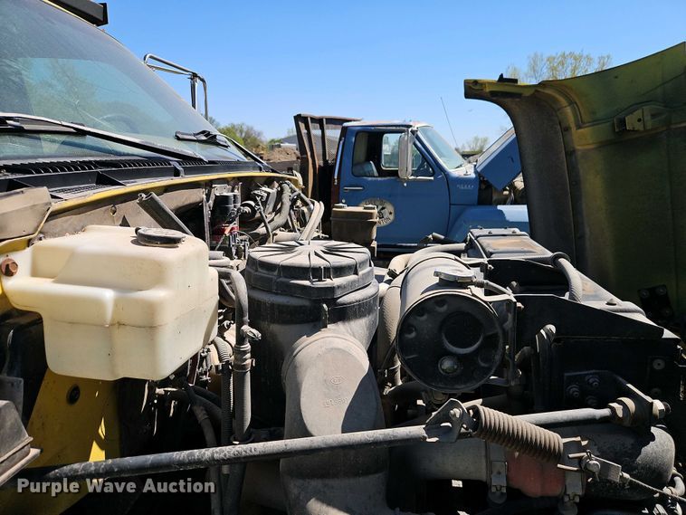 image for item EI8960 1995 GMC TopKick C6 dump truck