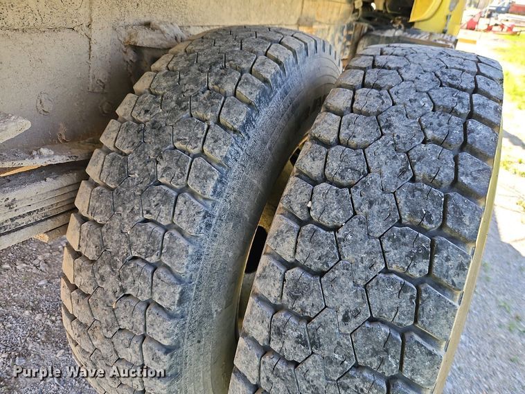 image for item EI8960 1995 GMC TopKick C6 dump truck