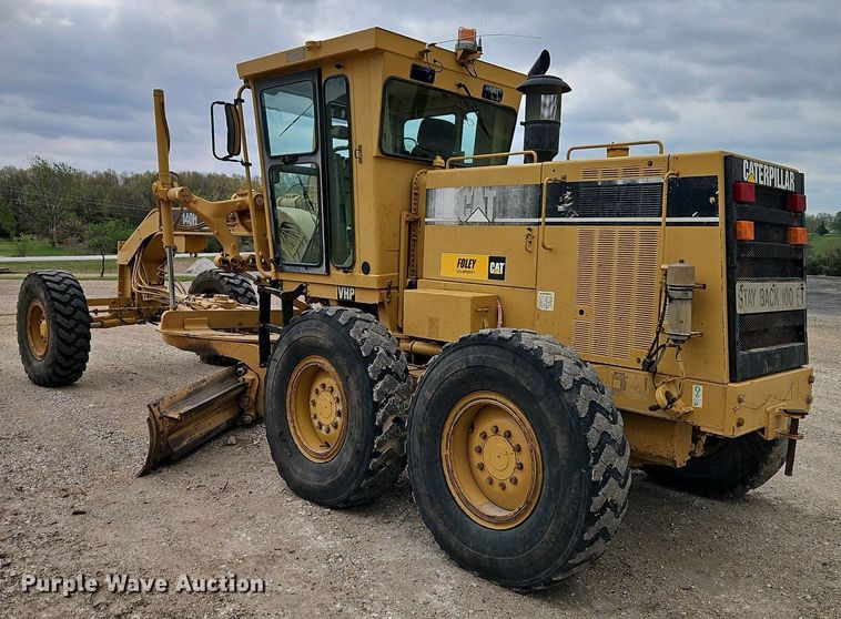 image for item EI8963 1999 Caterpillar 140H motor grader