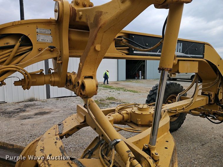 image for item EI8963 1999 Caterpillar 140H motor grader