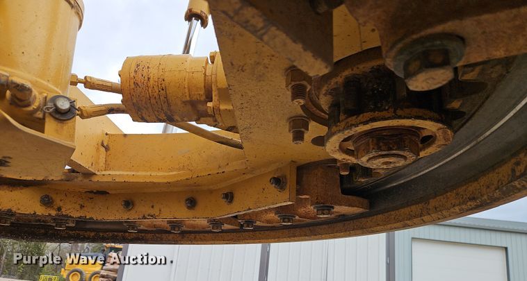 image for item EI8963 1999 Caterpillar 140H motor grader