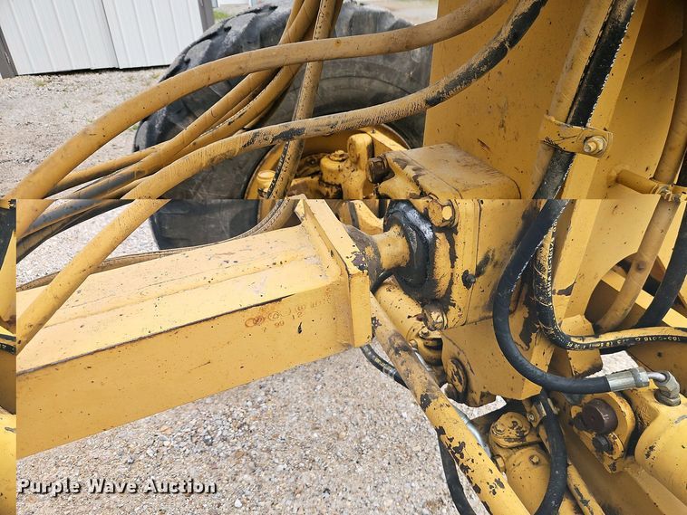 image for item EI8963 1999 Caterpillar 140H motor grader