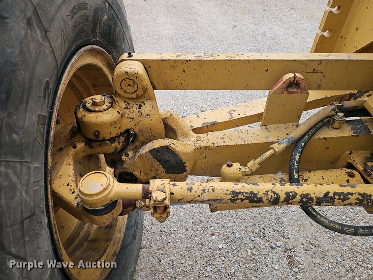 image for item EI8963 1999 Caterpillar 140H motor grader