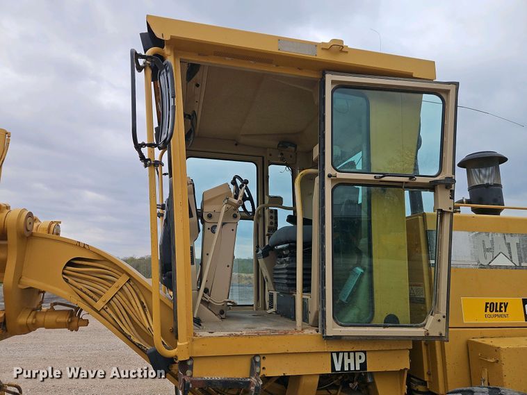 image for item EI8963 1999 Caterpillar 140H motor grader