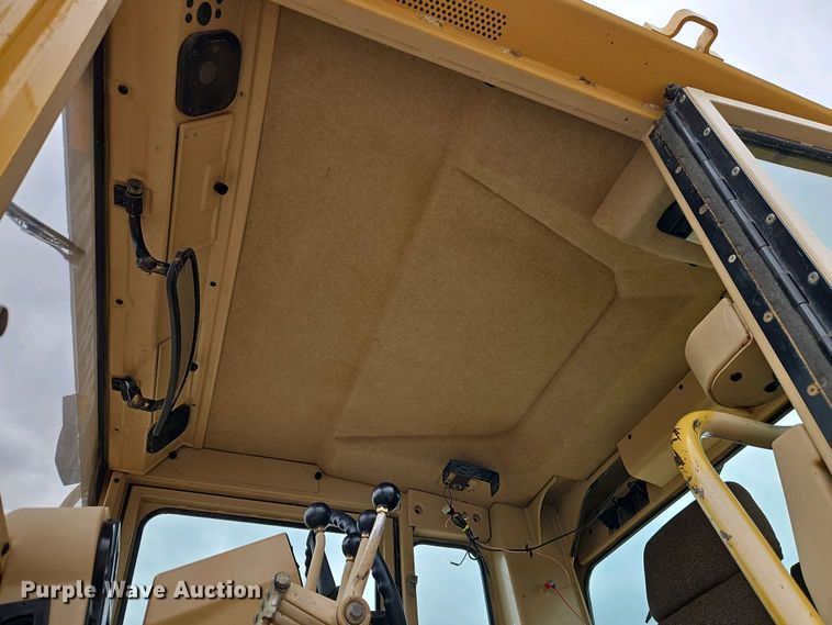 image for item EI8963 1999 Caterpillar 140H motor grader