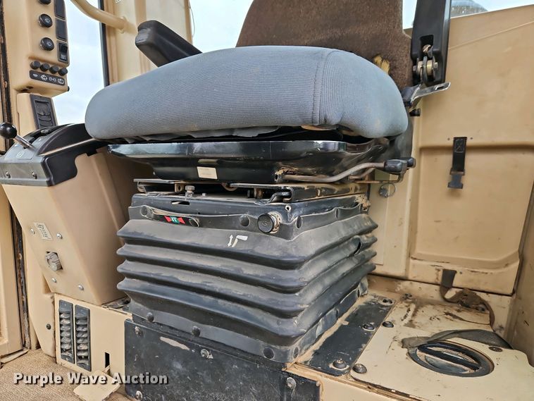 image for item EI8963 1999 Caterpillar 140H motor grader