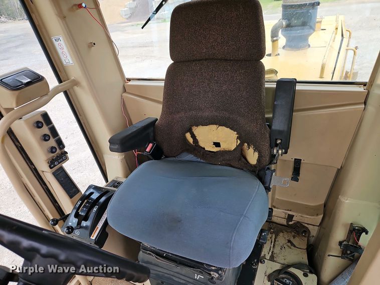 image for item EI8963 1999 Caterpillar 140H motor grader