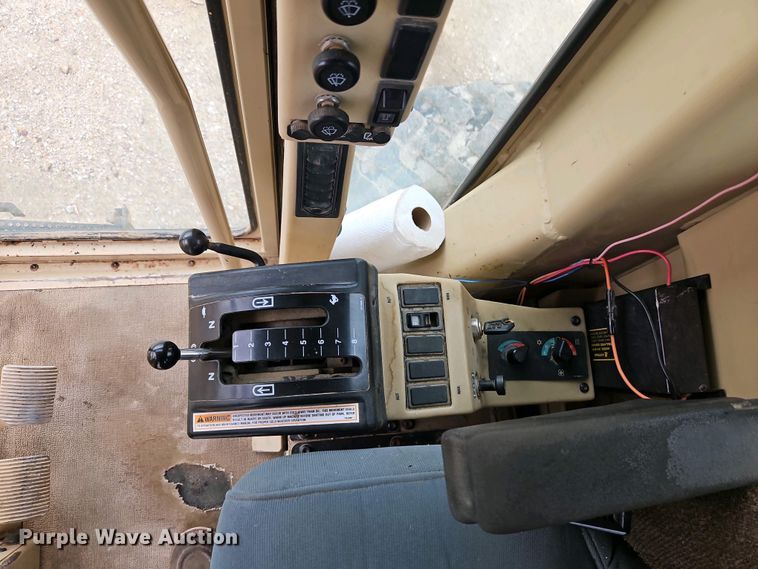 image for item EI8963 1999 Caterpillar 140H motor grader