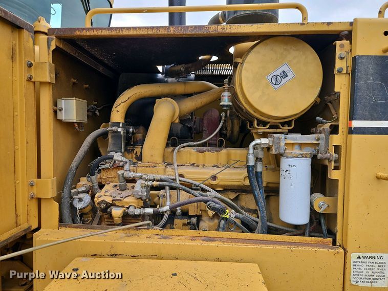 image for item EI8963 1999 Caterpillar 140H motor grader