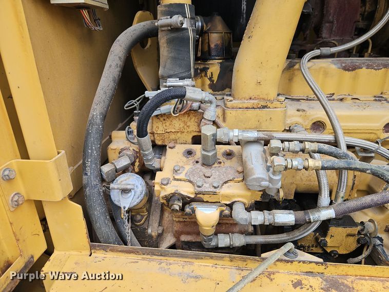 image for item EI8963 1999 Caterpillar 140H motor grader