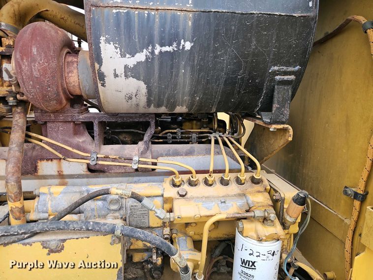 image for item EI8963 1999 Caterpillar 140H motor grader