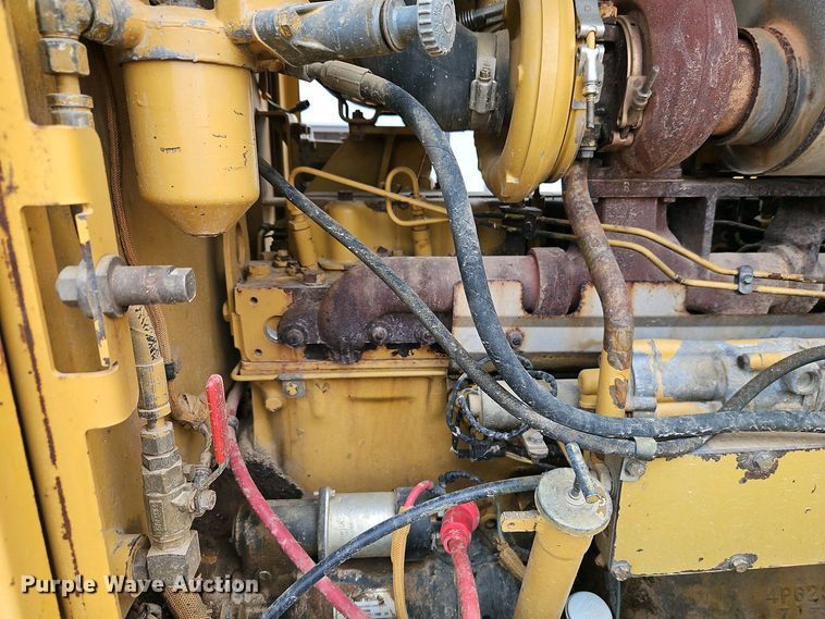 image for item EI8963 1999 Caterpillar 140H motor grader
