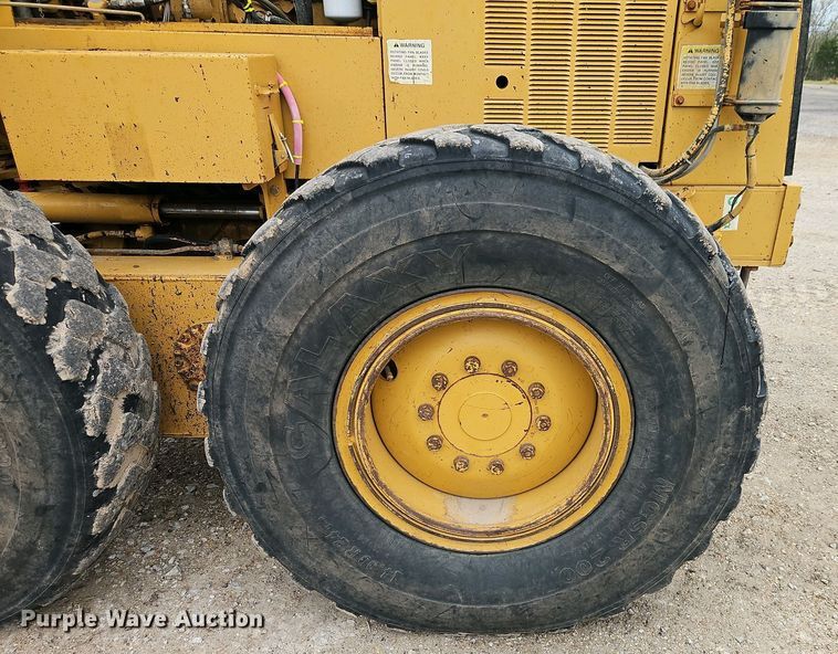 image for item EI8963 1999 Caterpillar 140H motor grader