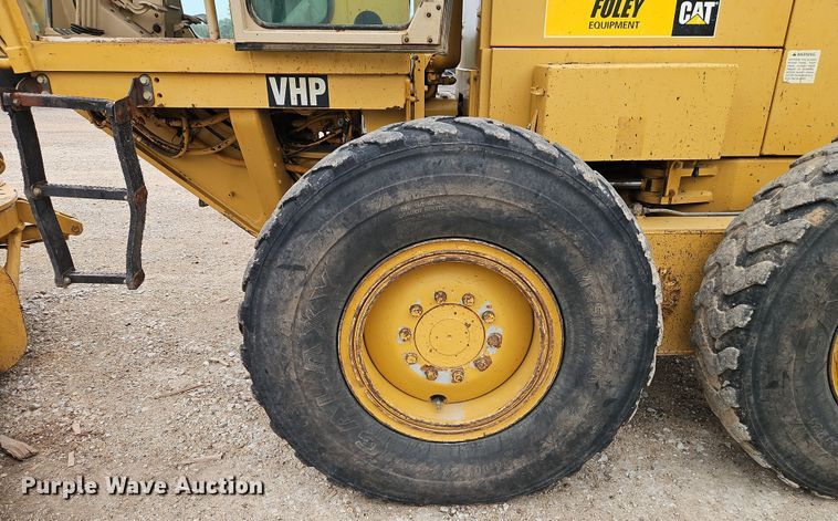 image for item EI8963 1999 Caterpillar 140H motor grader