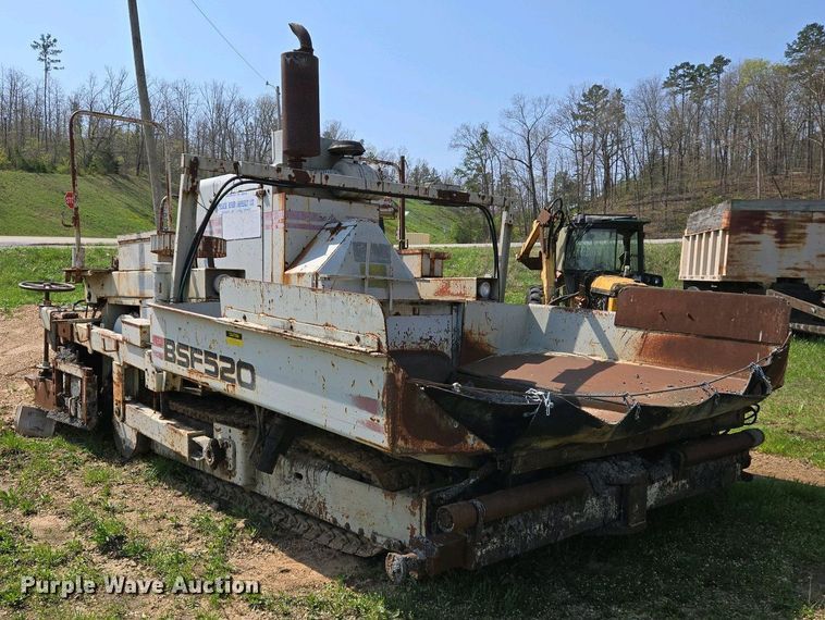 image for item EJ7442 1983 Cedar Rapids BSF520 paver