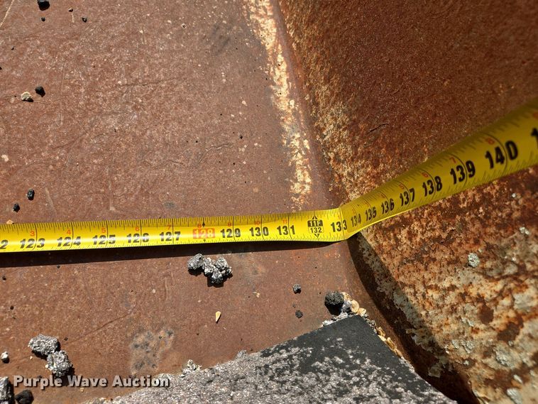 image for item EJ7442 1983 Cedar Rapids BSF520 paver