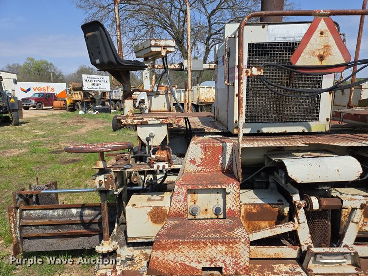 image for item EJ7442 1983 Cedar Rapids BSF520 paver
