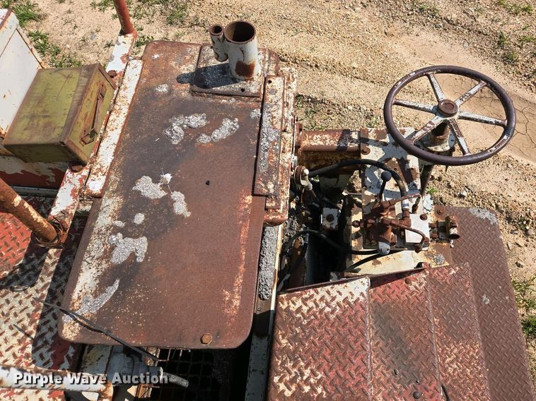 image for item EJ7442 1983 Cedar Rapids BSF520 paver