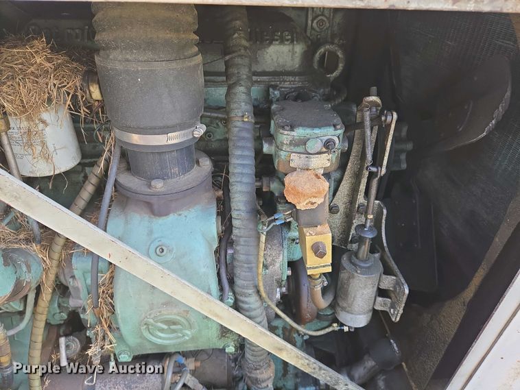 image for item EJ7442 1983 Cedar Rapids BSF520 paver