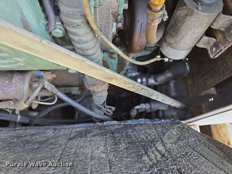 image for item EJ7442 1983 Cedar Rapids BSF520 paver