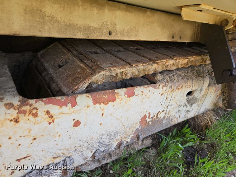 image for item EJ7442 1983 Cedar Rapids BSF520 paver