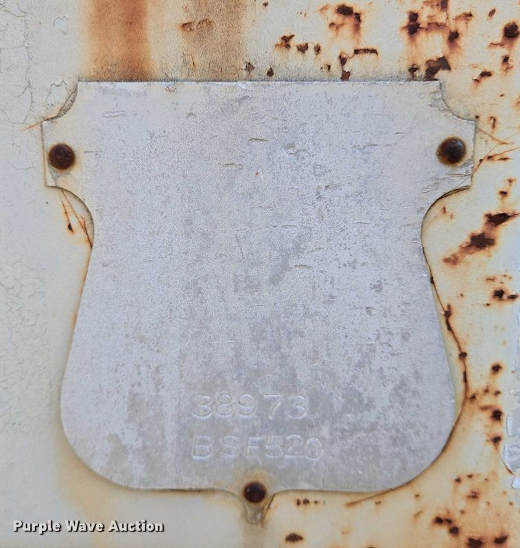 image for item EJ7442 1983 Cedar Rapids BSF520 paver