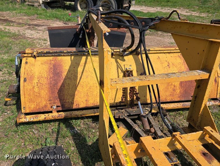 image for item EJ7444 Sweepster TH84P2PM0 pull type sweeper