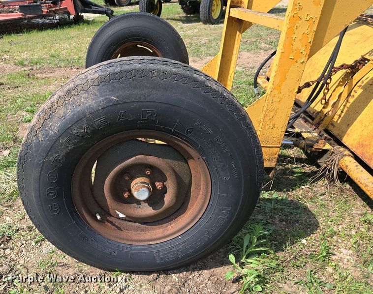 image for item EJ7444 Sweepster TH84P2PM0 pull type sweeper