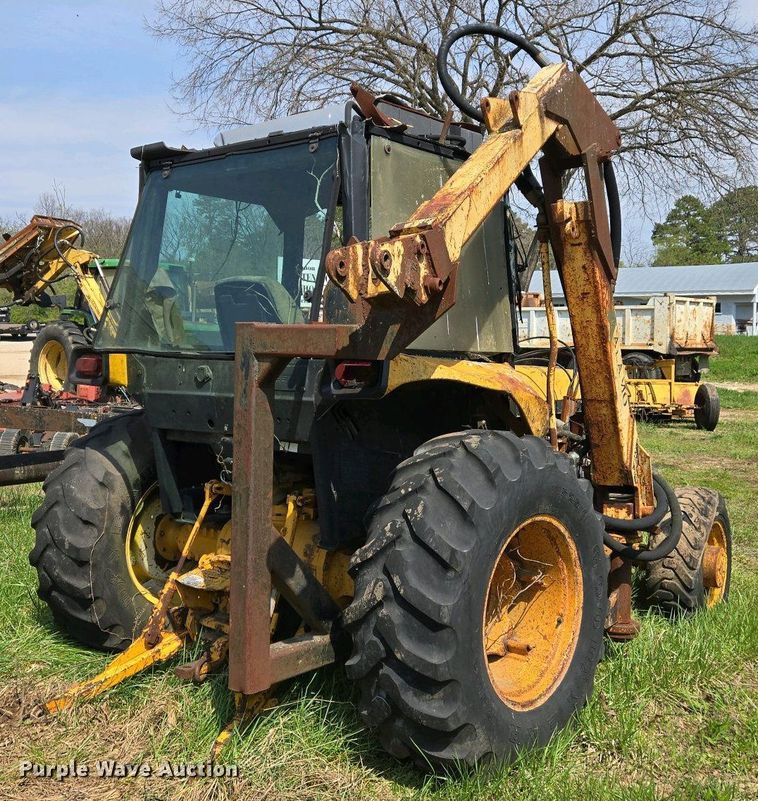 image for item EJ7445 2002 John Deere 2755 tractor