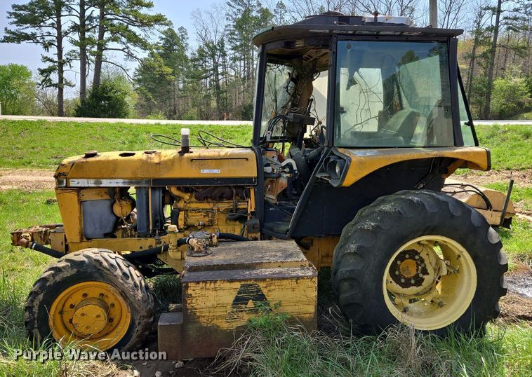 image for item EJ7445 2002 John Deere 2755 tractor