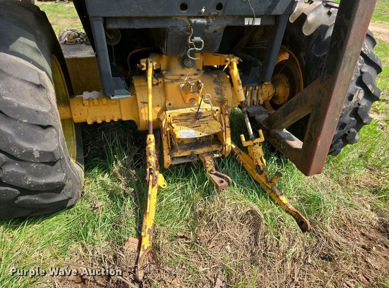 image for item EJ7445 2002 John Deere 2755 tractor