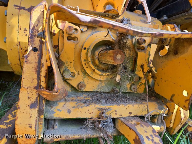 image for item EJ7445 2002 John Deere 2755 tractor