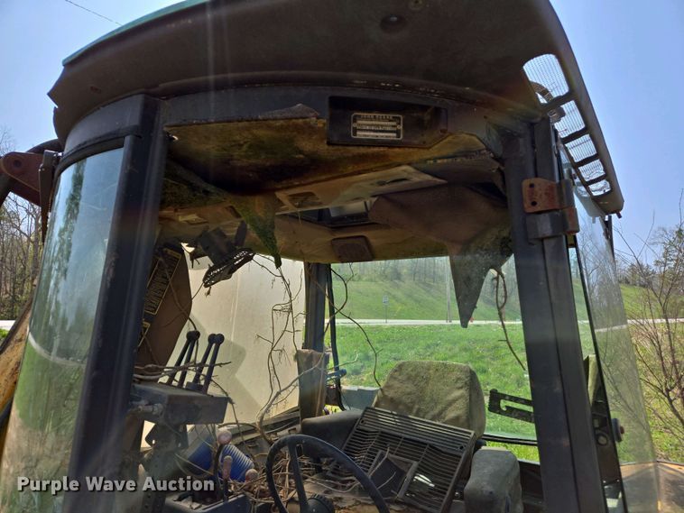 image for item EJ7445 2002 John Deere 2755 tractor