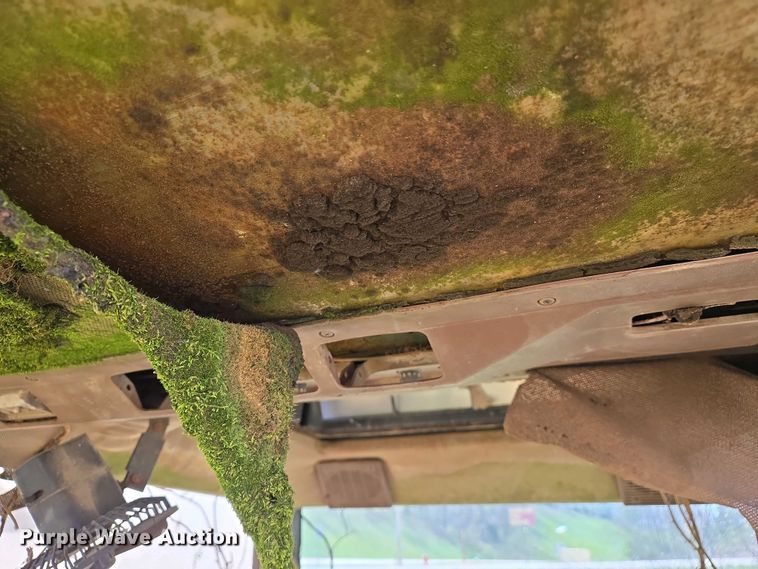 image for item EJ7445 2002 John Deere 2755 tractor