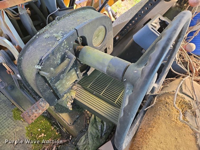 image for item EJ7445 2002 John Deere 2755 tractor