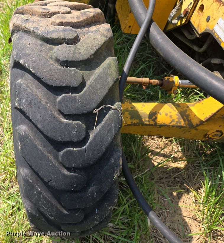 image for item EJ7445 2002 John Deere 2755 tractor