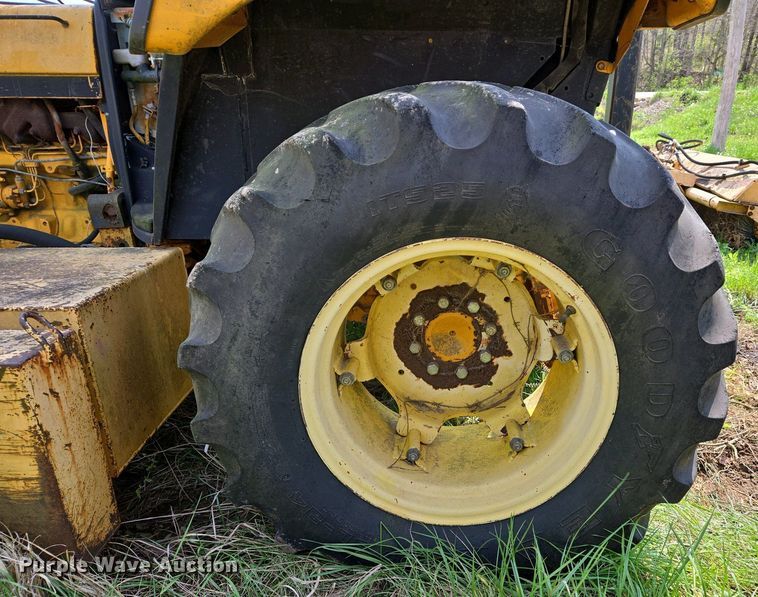 image for item EJ7445 2002 John Deere 2755 tractor