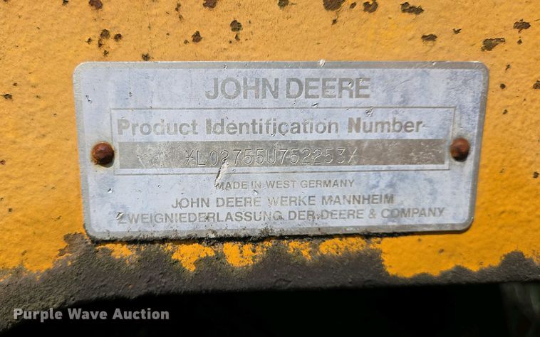 image for item EJ7445 2002 John Deere 2755 tractor
