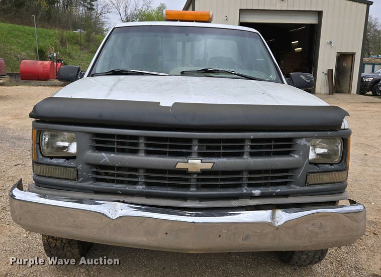 image for item EJ7447 1995 Chevrolet K1500 pickup truck