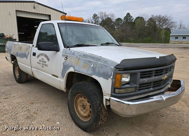 image for item EJ7447 1995 Chevrolet K1500 pickup truck