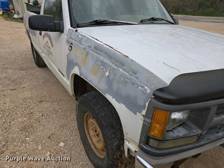 image for item EJ7447 1995 Chevrolet K1500 pickup truck