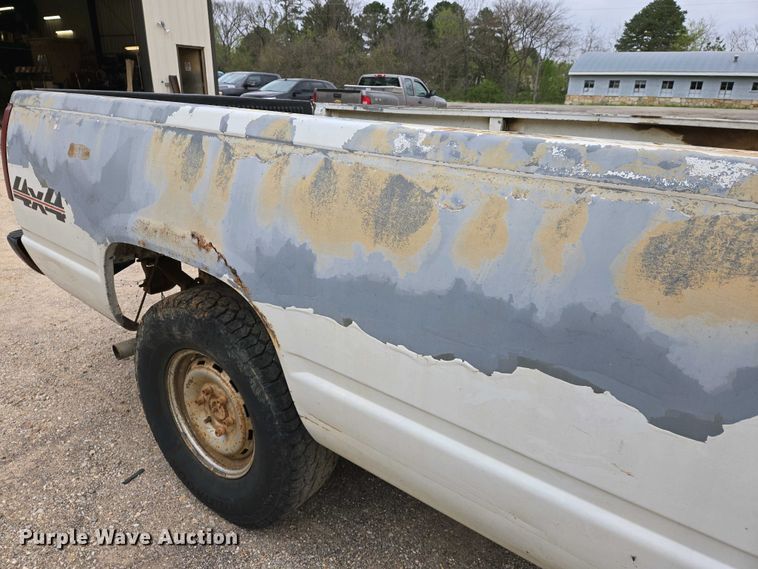 image for item EJ7447 1995 Chevrolet K1500 pickup truck
